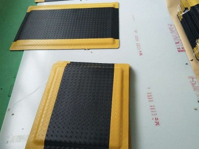 车间缓解疲劳垫，卡优无味防静电胶皮 防疲劳脚踏垫，卡优无味防静电桌垫，工业缓解疲劳垫图3